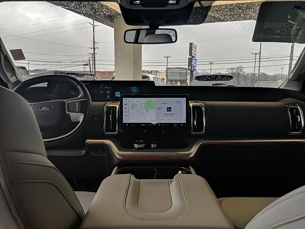 Certified 2025 Ford Expedition Max Platinum image 17