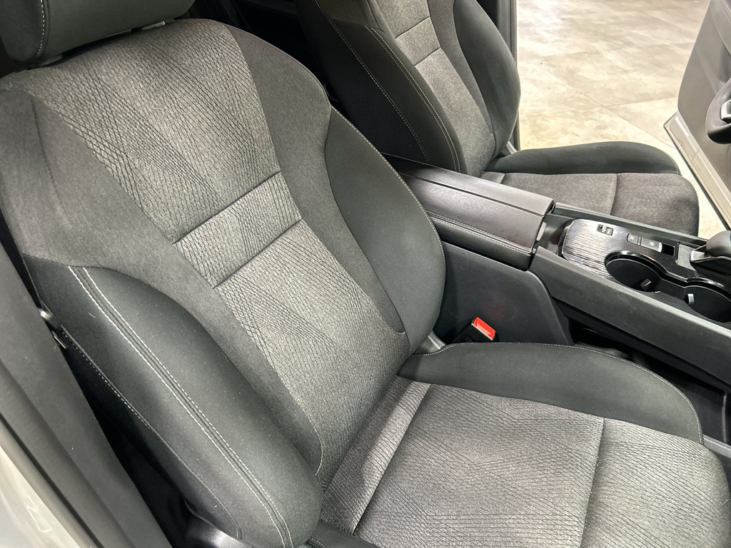 Used 2024 Nissan Rogue SV FWD image 28