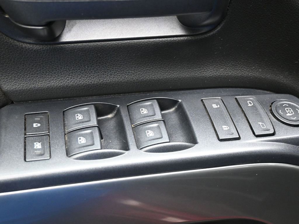 Used 2018 Chevrolet Silverado 1500 LT w/ All Star Edition image 39