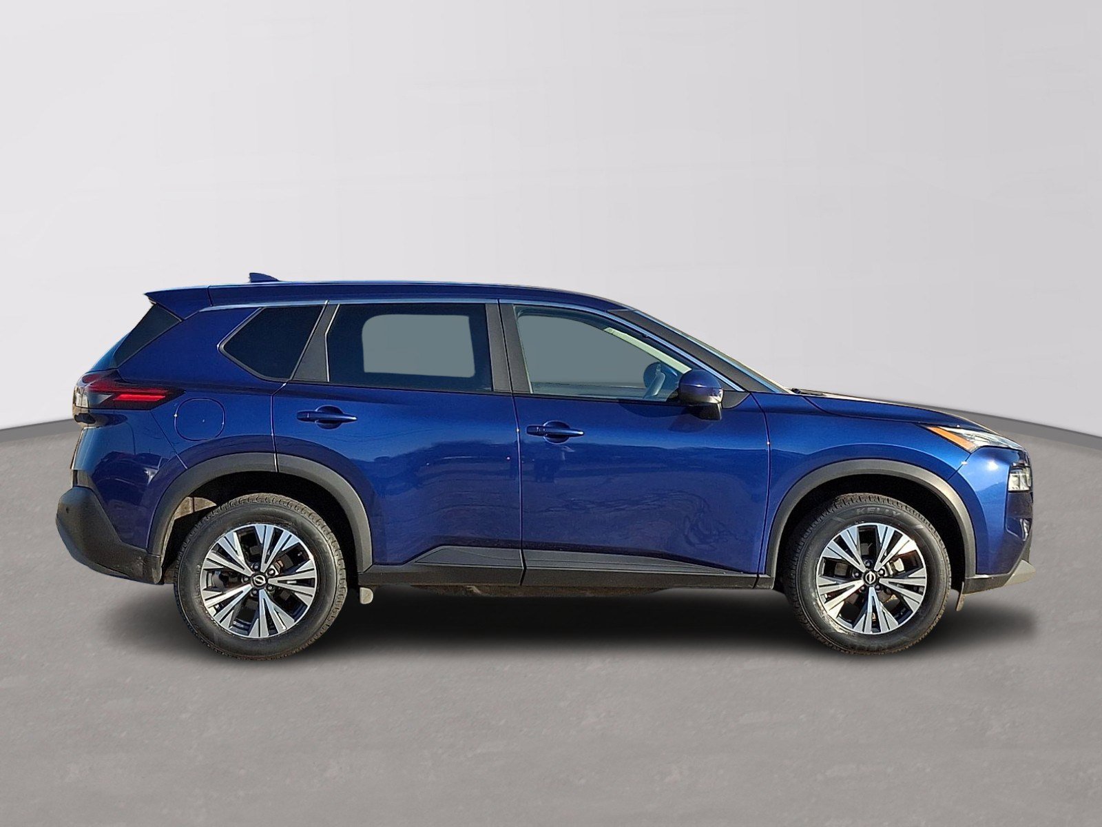 Used 2023 Nissan Rogue SV image 7
