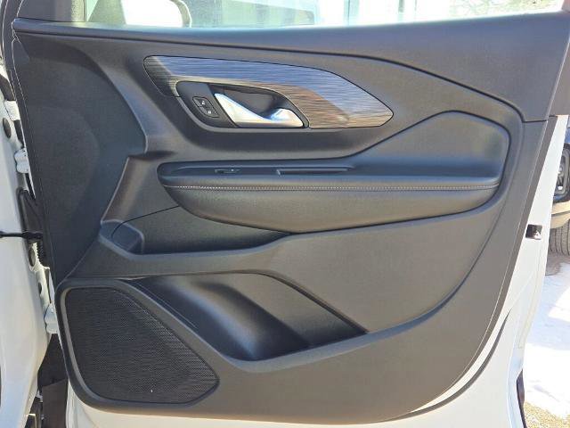 Used 2023 GMC Terrain SLT image 10