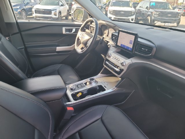 Certified 2023 Ford Explorer XLT w/ Equipment Group 202A AWD/4WD image 29