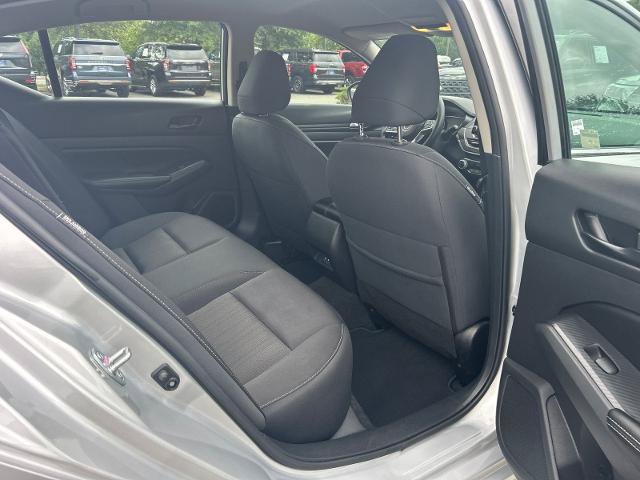 Used 2024 Nissan Altima 2.5 SV FWD image 30