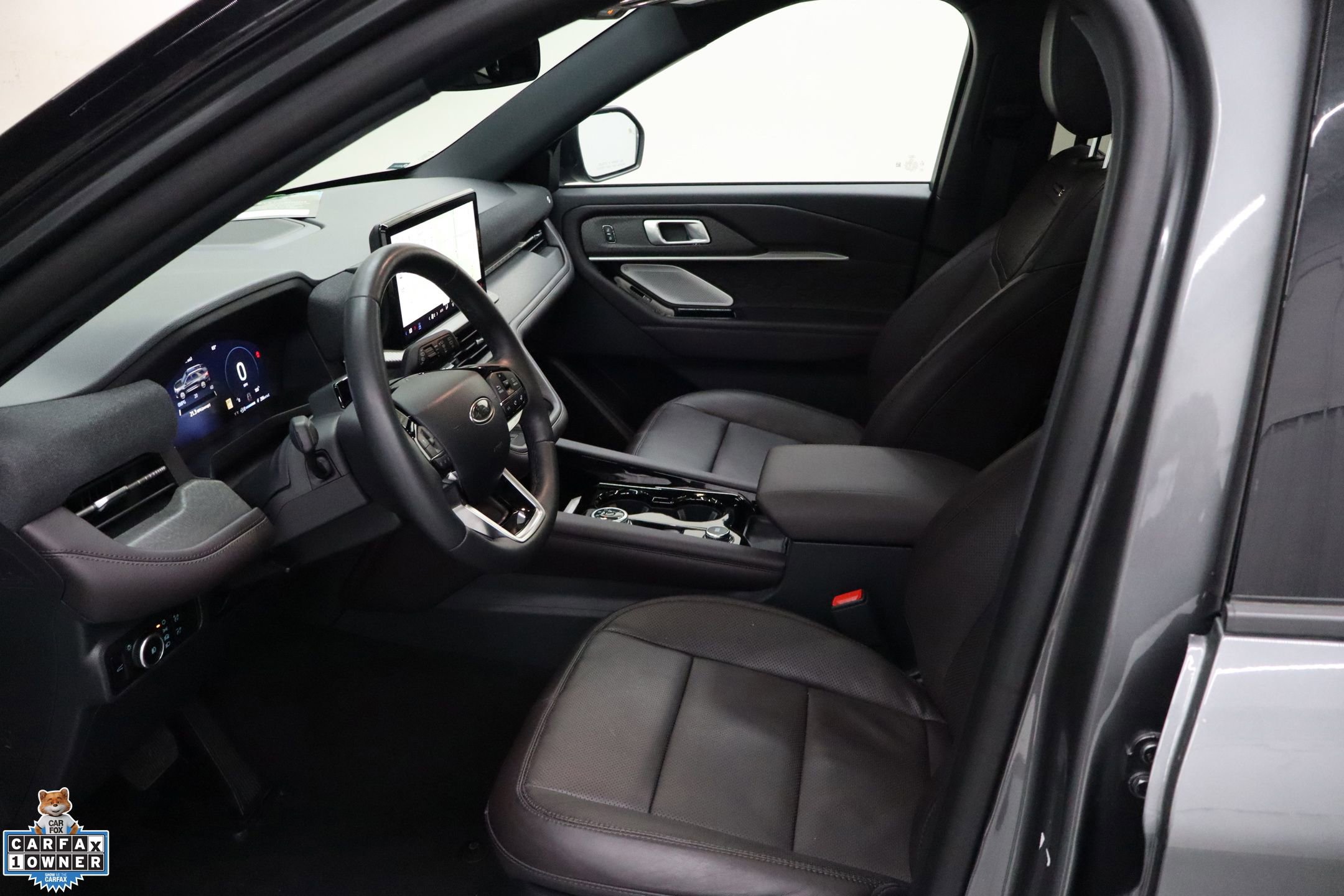 Certified 2025 Ford Explorer Platinum w/ LUX Leather Package image 25