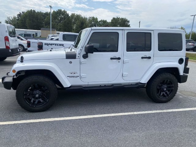 Used 2017 Jeep Wrangler Unlimited Sahara w/ Max Tow Package AWD/4WD image 4