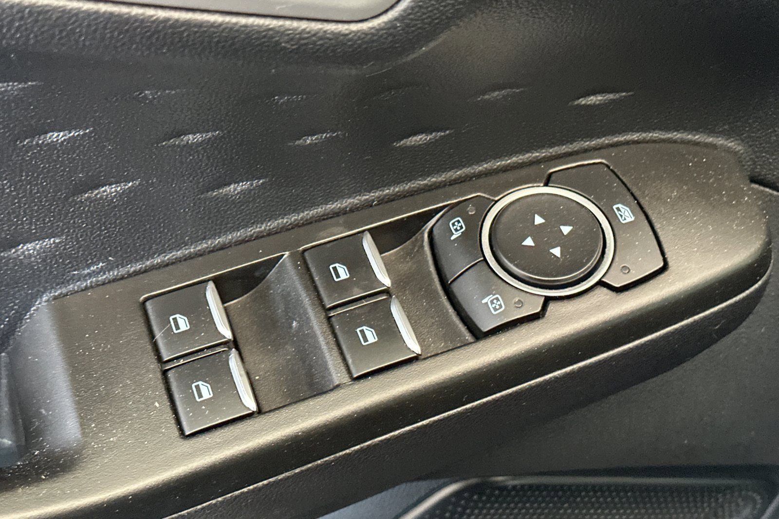 Certified 2020 Ford Escape SEL FWD image 11