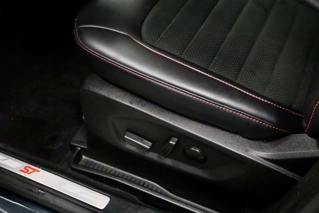 Certified 2024 Ford Edge ST-Line image 24