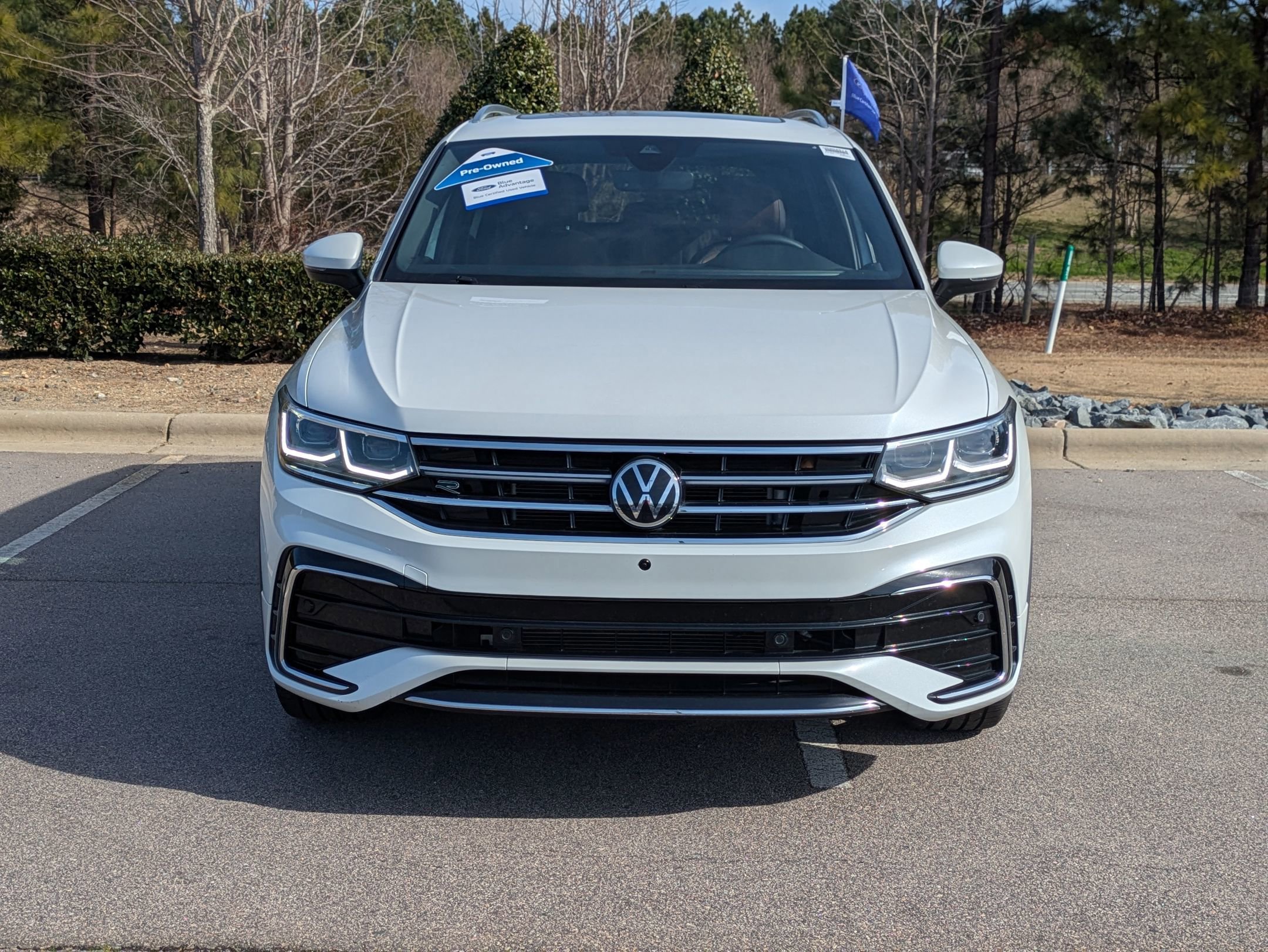 Used 2022 Volkswagen Tiguan SEL R-Line image 10