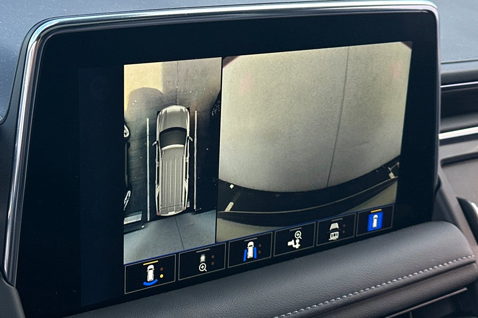 Used 2022 Chevrolet Tahoe LT w/ Luxury Package image 22