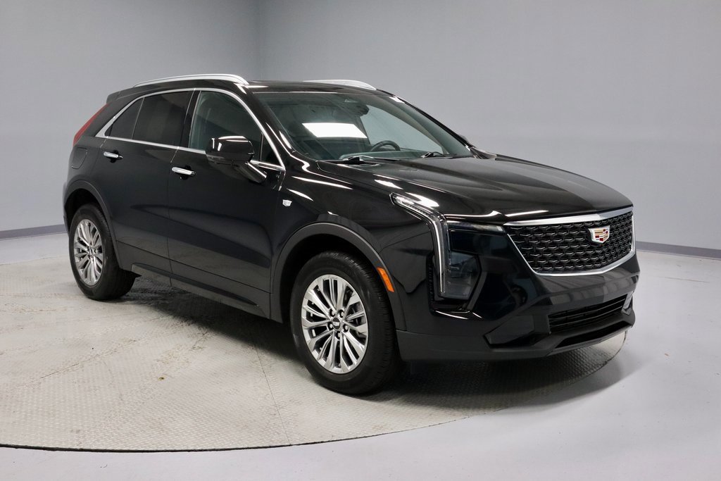 Used 2025 Cadillac XT4 Premium Luxury w/ Cold Weather Package image 7