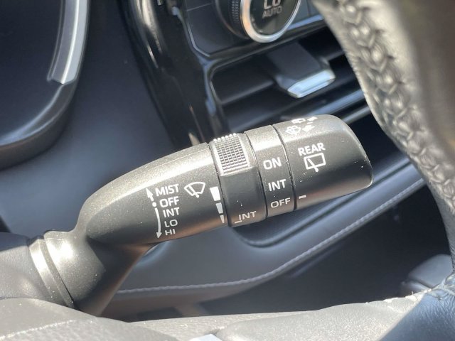 Used 2021 Toyota Highlander XLE AWD/4WD image 31