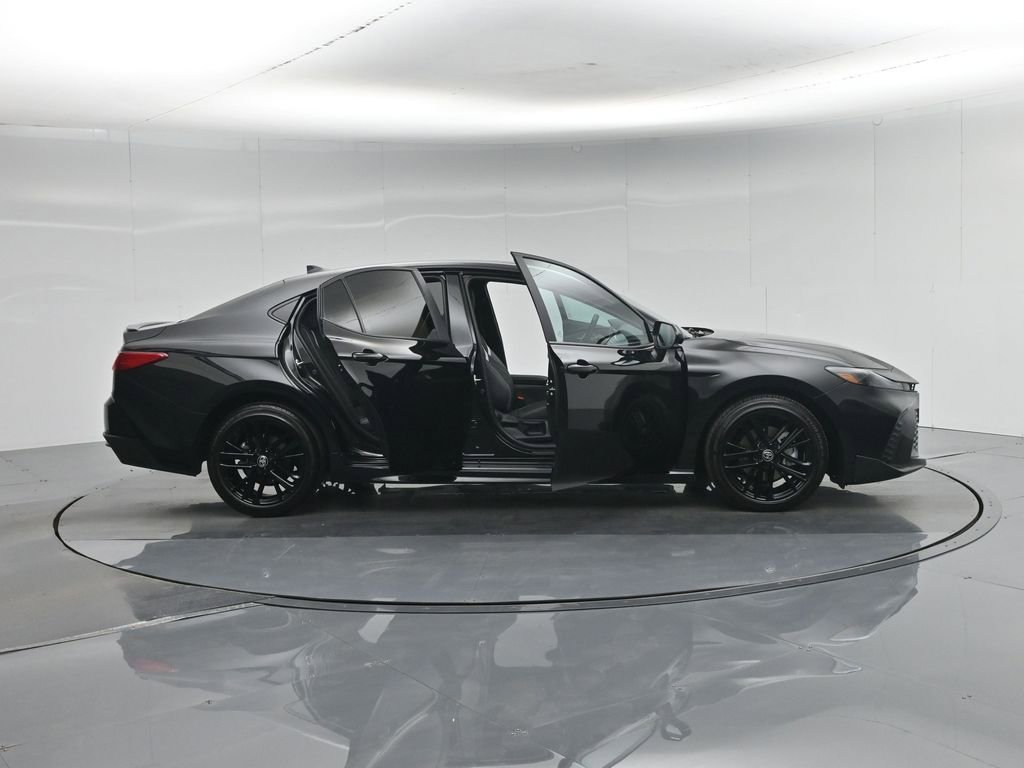 Used 2025 Toyota Camry SE w/ Convenience Package FWD image 5