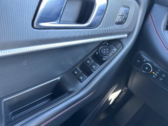Certified 2025 Ford Explorer ST-Line w/ Premium Package RWD image 14