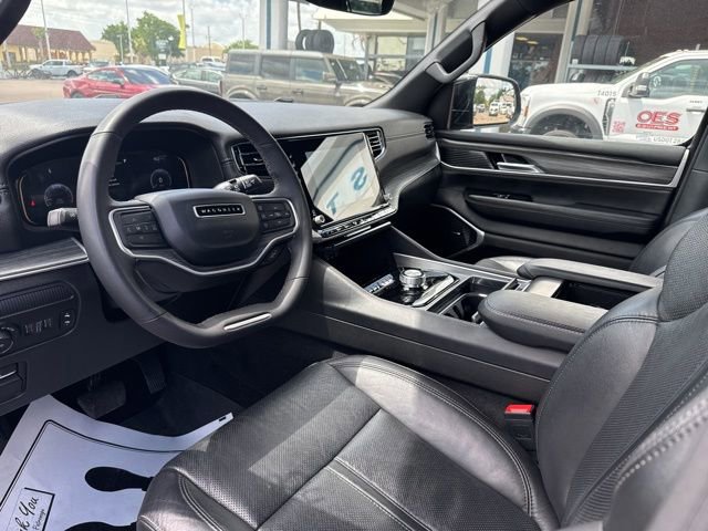 Used 2024 Jeep Wagoneer L Series II w/ Flexible Seating Group image 9