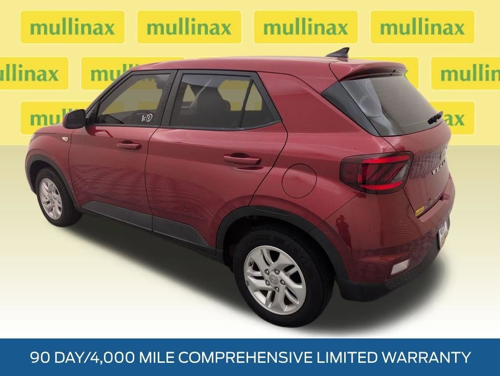 Used 2021 Hyundai Venue SE image 3