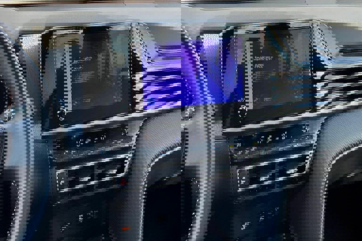 Used 2025 Toyota Camry SE image 9