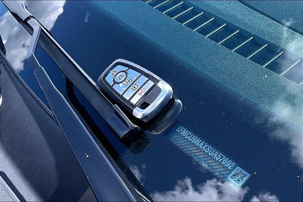 Certified 2025 Ford Escape ST-Line Select AWD/4WD image 11