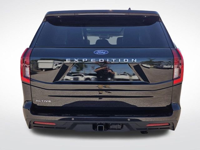 Certified 2025 Ford Expedition Active image 4