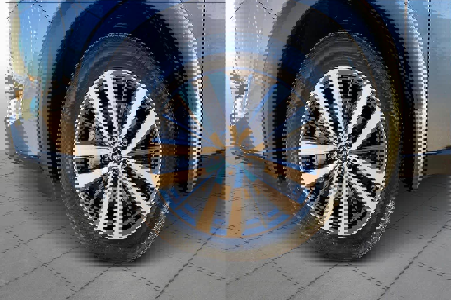 Used 2022 Nissan Pathfinder Platinum w/ Cargo Package image 12