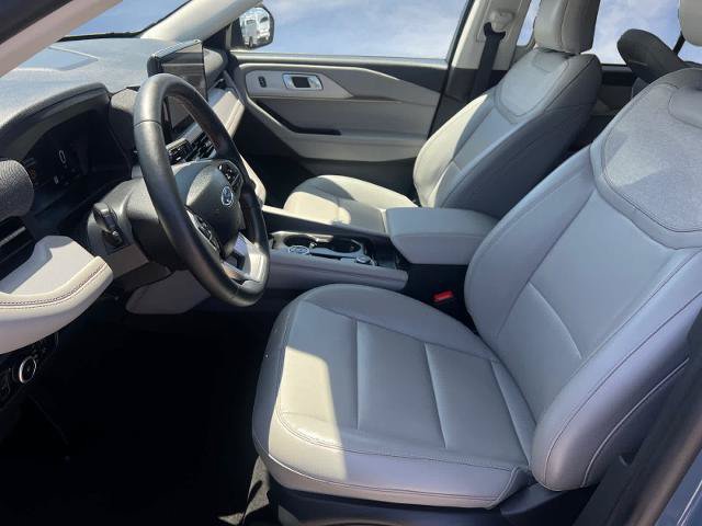 Certified 2025 Ford Explorer Active w/ Active Comfort Package RWD image 10