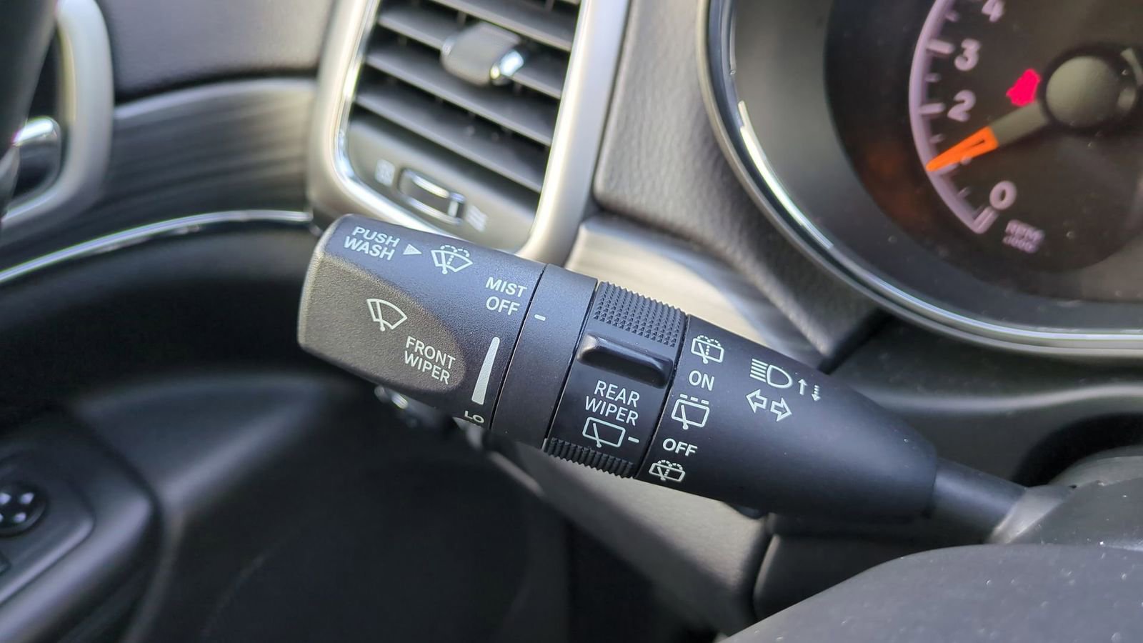 Used 2019 Jeep Grand Cherokee Limited w/ Trailer Tow Group IV image 28