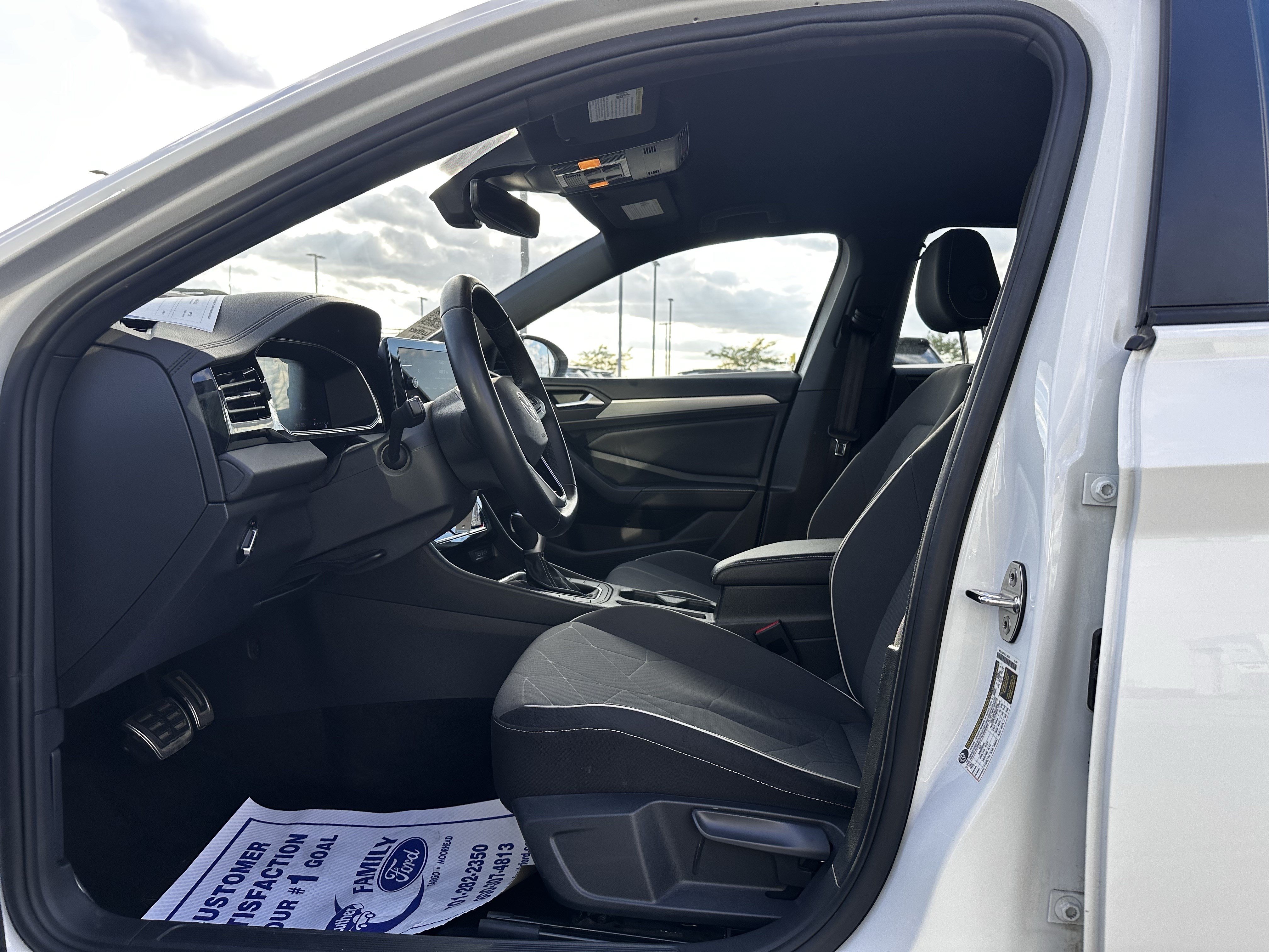 Used 2025 Volkswagen Jetta Sport FWD image 19
