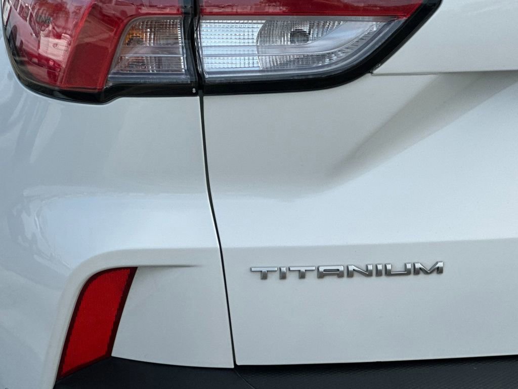 Certified 2022 Ford Escape Titanium w/ Titanium Premium Package image 26