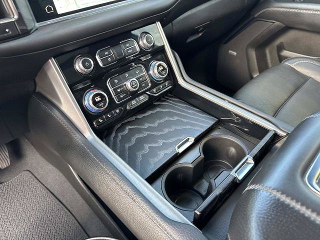 Used 2023 GMC Yukon XL Denali RWD image 28
