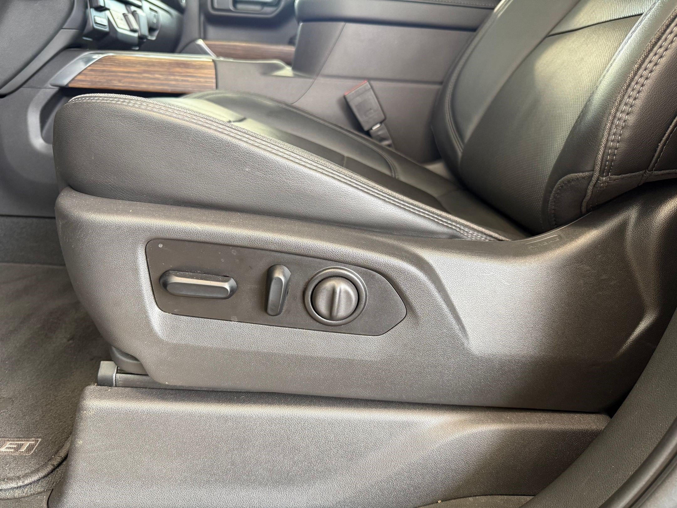 Used 2021 Chevrolet Silverado 1500 High Country AWD/4WD image 15
