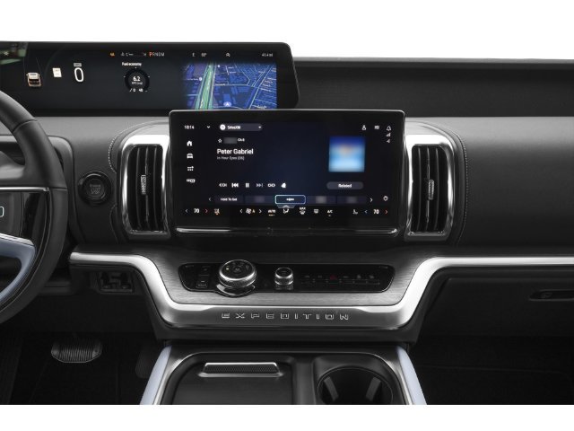Certified 2025 Ford Expedition Platinum w/ Driver's Package AWD/4WD image 18