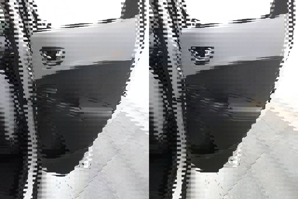 Used 2020 Hyundai Kona Ultimate w/ Cargo Package AWD/4WD image 29