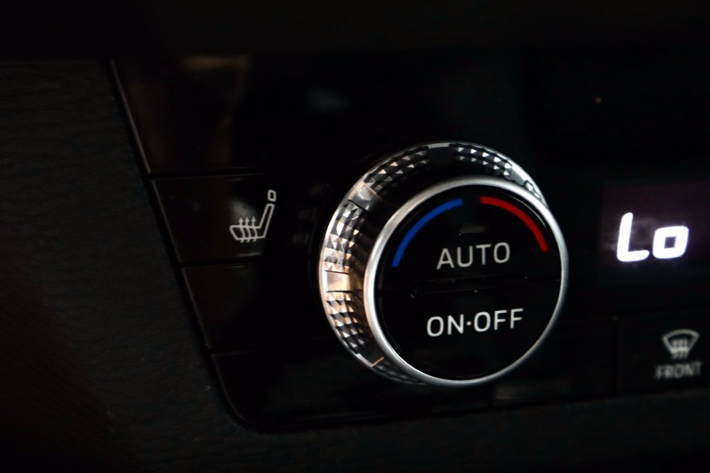 Used 2022 Mitsubishi Outlander SE AWD/4WD image 5