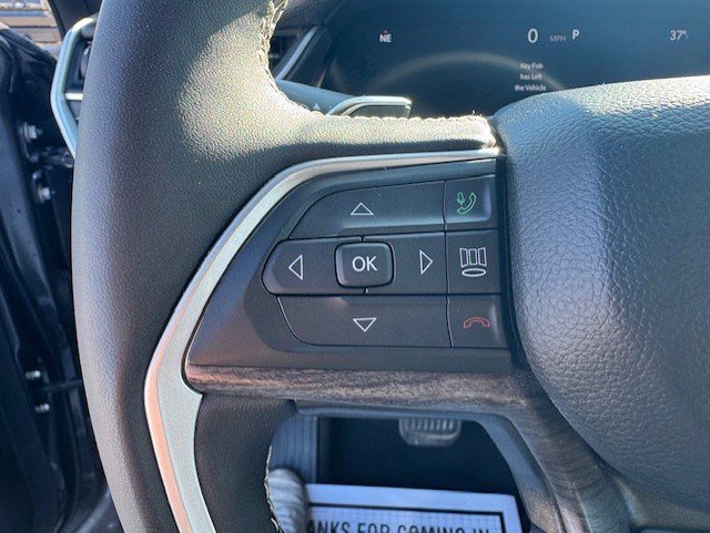 Used 2024 Jeep Grand Cherokee Limited w/ Black Appearance Package image 14