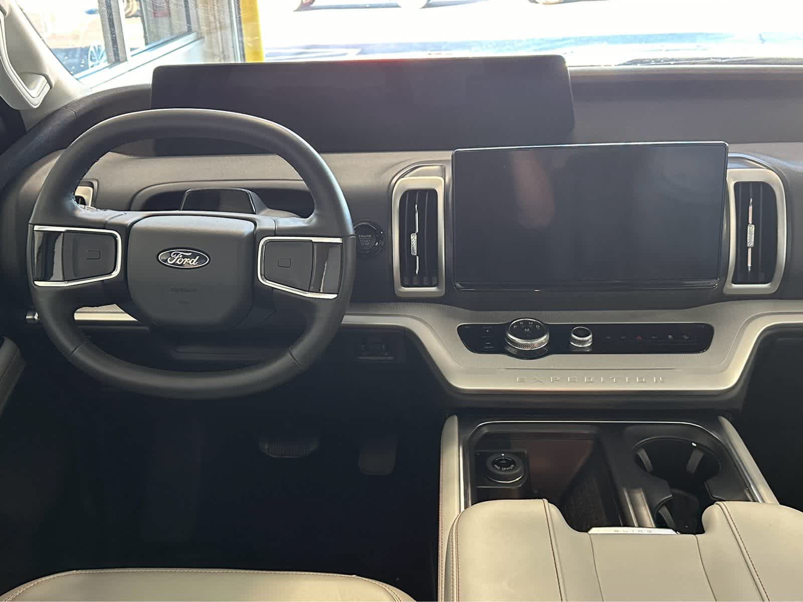 Certified 2025 Ford Expedition Active AWD/4WD image 14