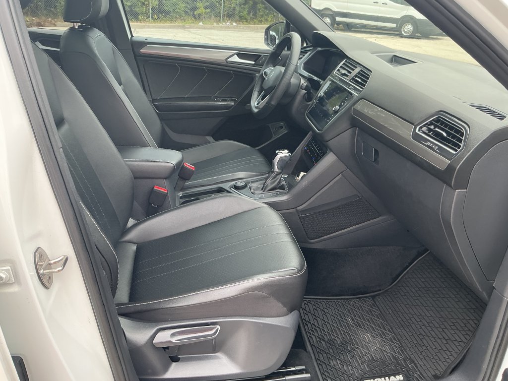 Used 2022 Volkswagen Tiguan SE R-Line AWD/4WD image 24