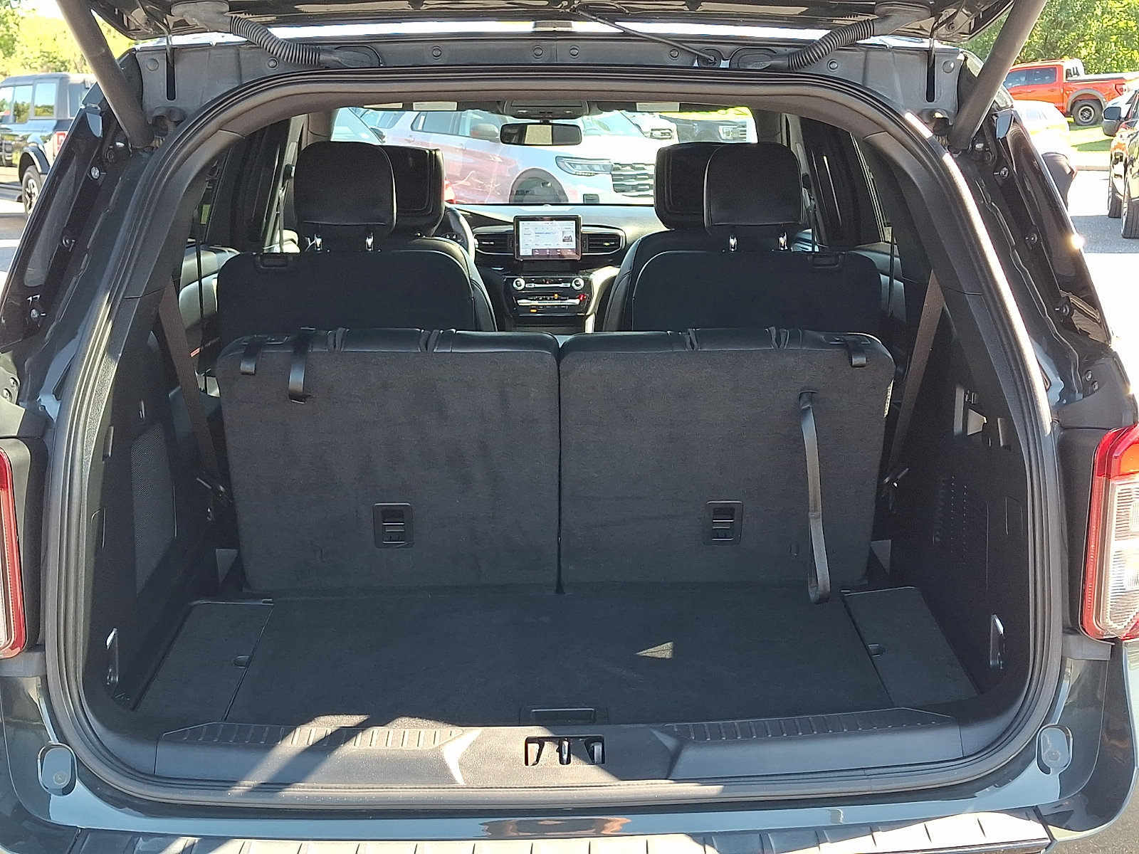 Certified 2023 Ford Explorer ST-Line w/ Class IV Trailer Tow Package AWD/4WD image 30