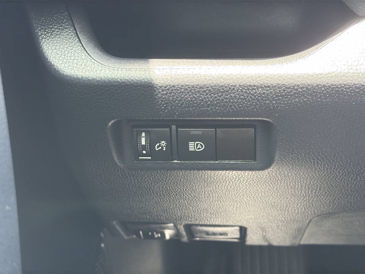 Used 2024 Toyota RAV4 XLE FWD image 24
