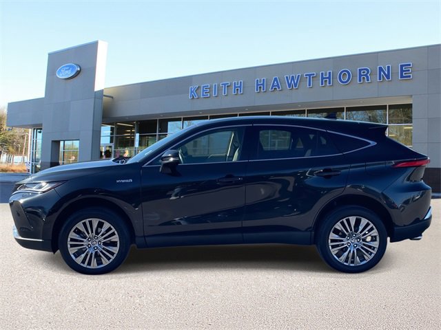 Used 2021 Toyota Venza Limited image 2