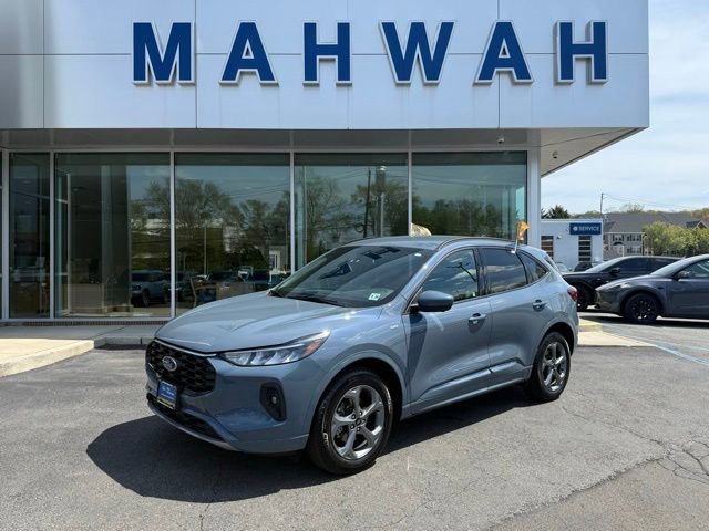 Certified 2023 Ford Escape ST-Line Select w/ Tech Pack #2 AWD/4WD image 2