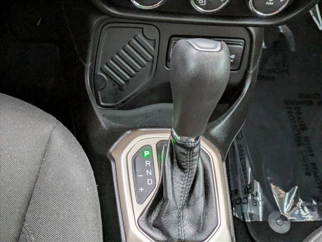 Used 2017 Jeep Renegade Latitude image 12