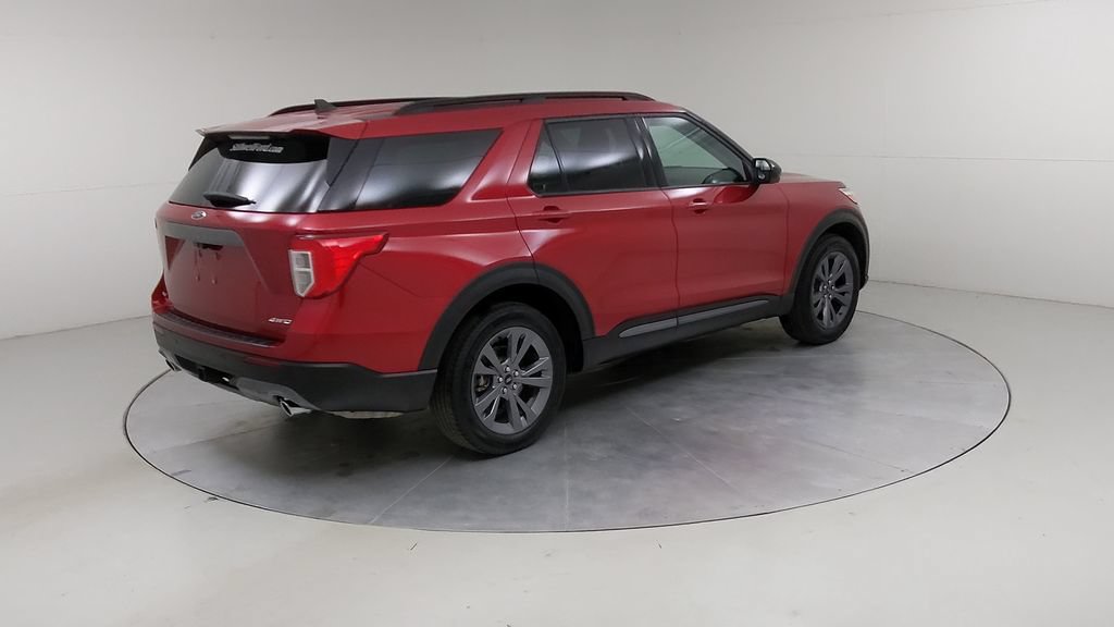 Certified 2023 Ford Explorer XLT w/ Equipment Group 202A AWD/4WD image 14