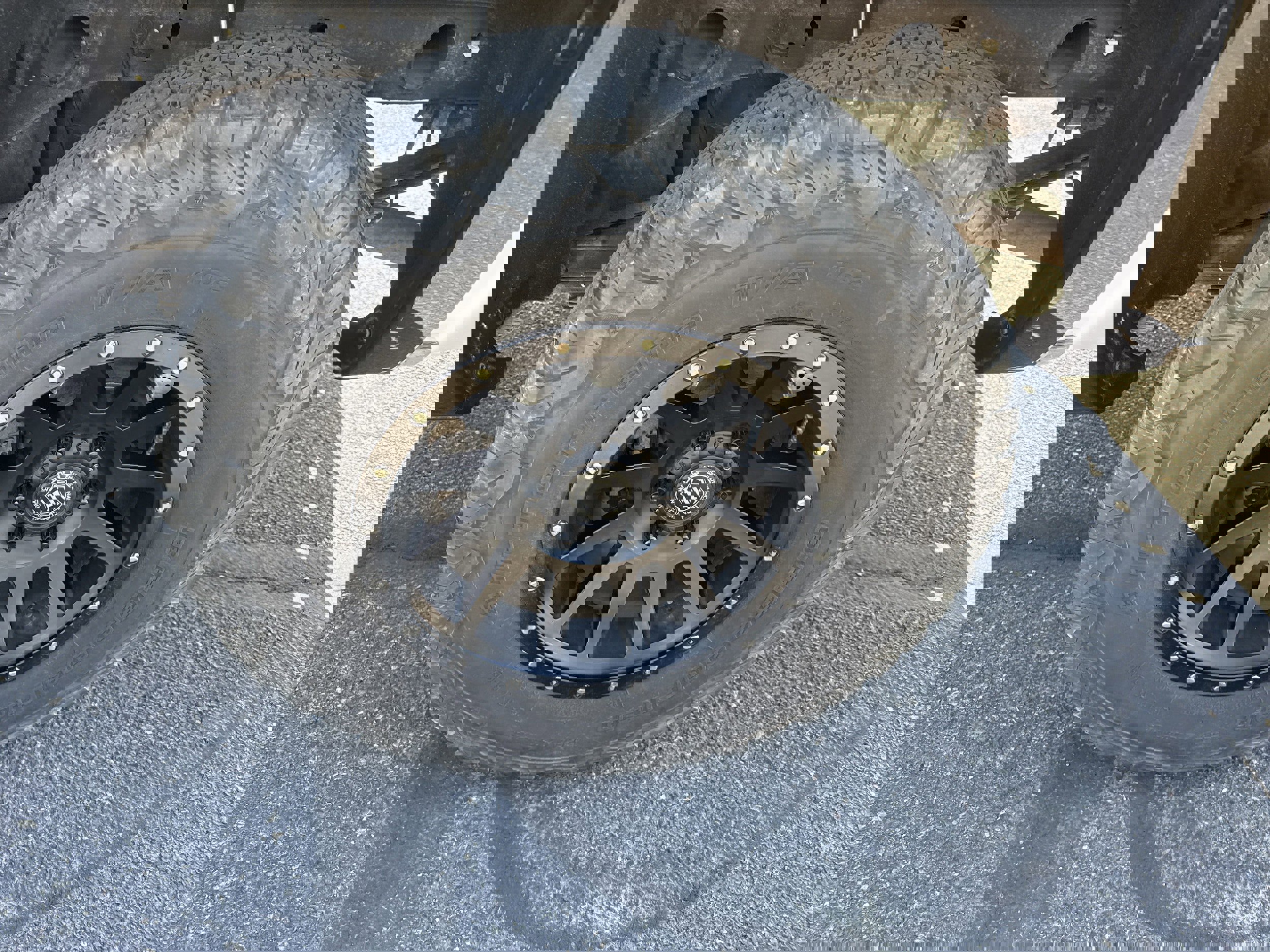 Used 2018 Chevrolet Silverado 1500 LTZ Z71 w/ Redline Edition image 9