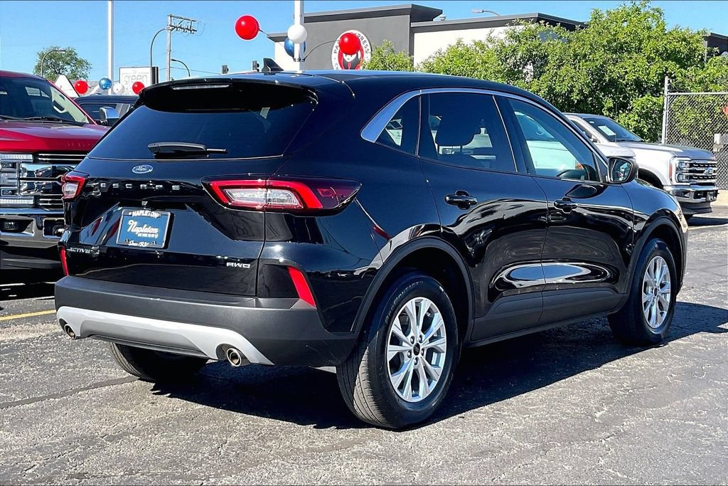 Certified 2023 Ford Escape Active AWD/4WD image 12