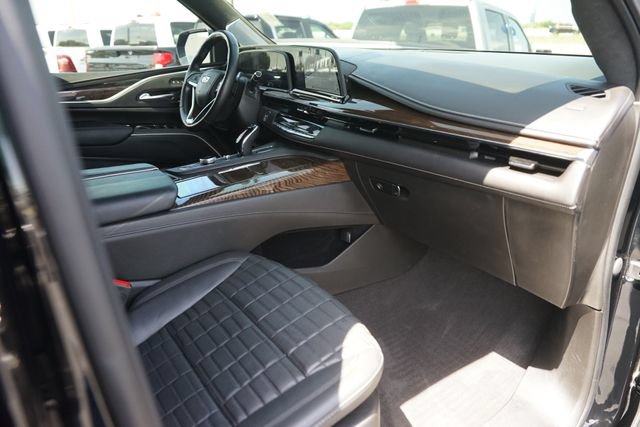 Used 2023 Cadillac Escalade Sport Platinum w/ LPO, ONYX Package AWD/4WD image 20