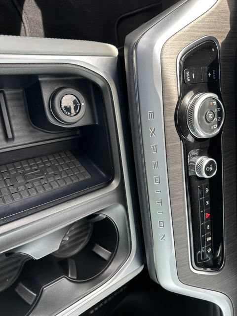 Certified 2025 Ford Expedition Platinum w/ Platinum Ultimate Package AWD/4WD image 22
