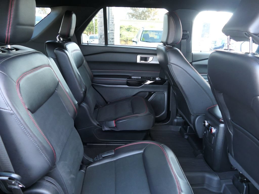 Certified 2023 Ford Explorer ST-Line w/ Class IV Trailer Tow Package RWD image 26