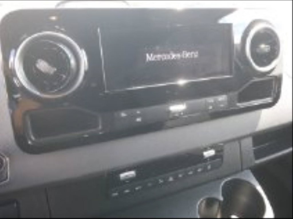 Used 2025 Mercedes-Benz Sprinter 2500 image 18