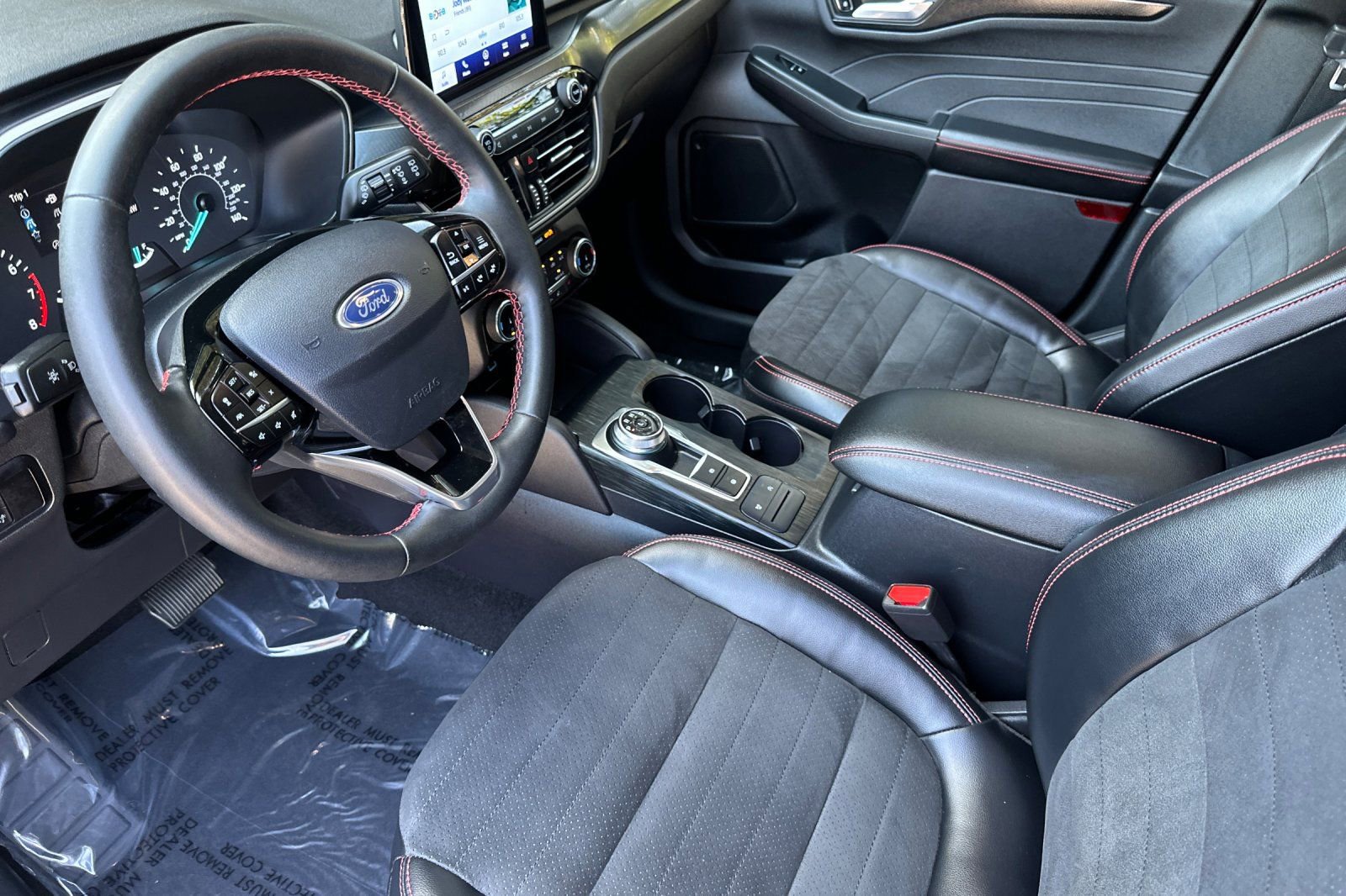 Certified 2022 Ford Escape SEL w/ SEL Stealth AWD Package image 9