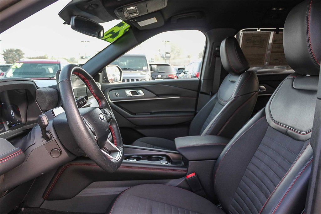 Certified 2025 Ford Explorer ST-Line w/ Premium Package image 23