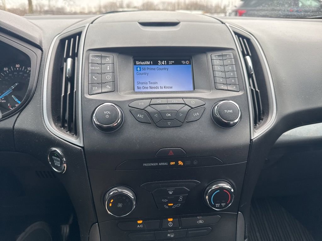 Certified 2019 Ford Edge SE image 17